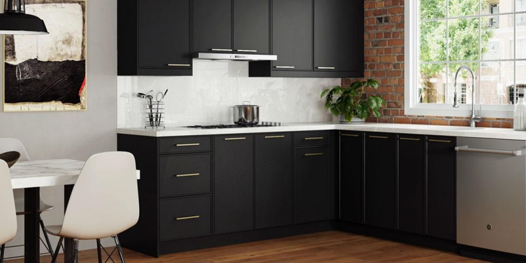 10 Modern Black Kitchens That Will Tempt You to the Dark Side